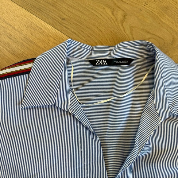 Zara Button down Top w adjustable sleeves - Picture 2 of 5